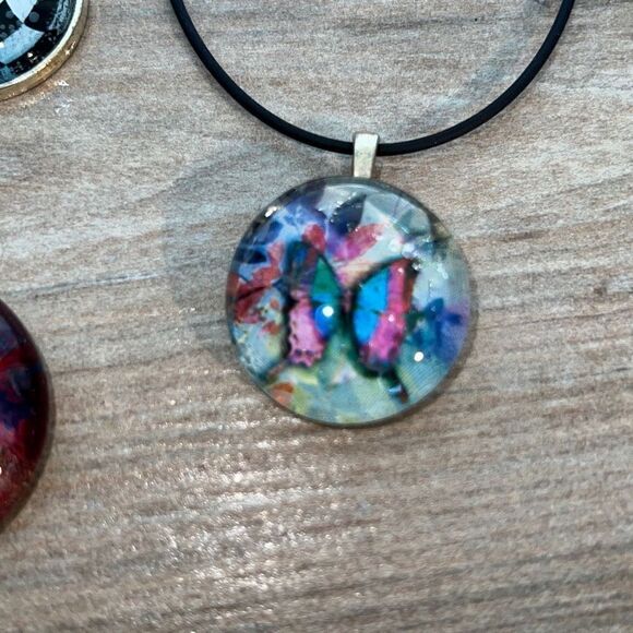 Interchangeable pendant set 5 pendants with a 16” cord hand crafted glass art - Picture 2 of 9
